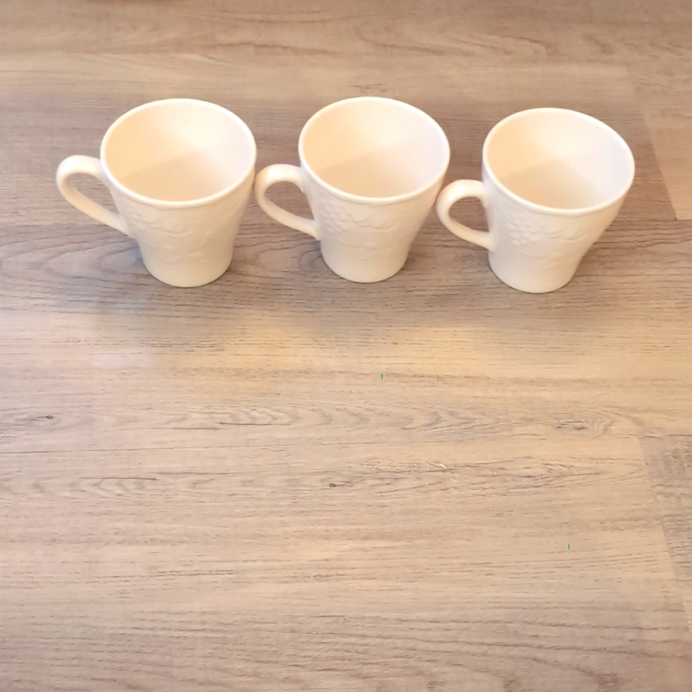 Set of 3 Nikko Mugs